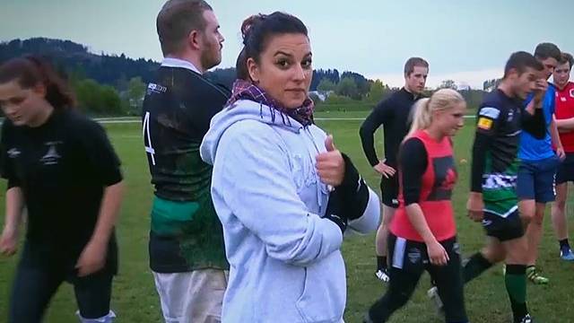 Nadja von den FM1 Wachmacher war im Training vom Rugbyclub St.Gallen.