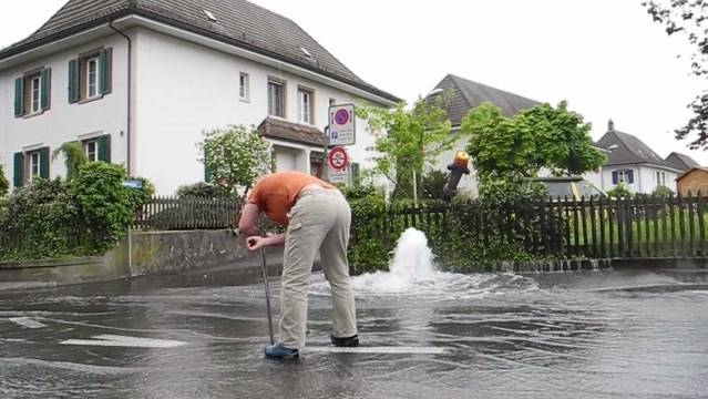 Gewaltige Wasserfontäne