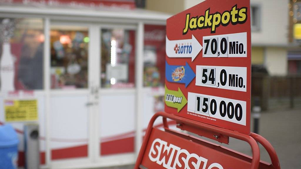 Swisslos und die Loterie Romande haben im letzten Jahr 31 neue Lottomillionäre produziert. Viermal lachte das Millionenglück 2018 einem Schweizer Tipper bei EuroMillions, einmal bei der Pferdewette von PMU. (Archivbild)