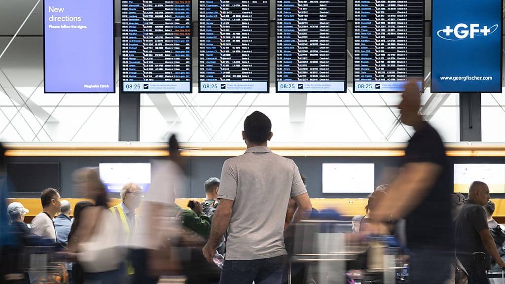 Im August reisten 3,10 Millionen Personen über den Flughafen Zürich. (Archivbild)