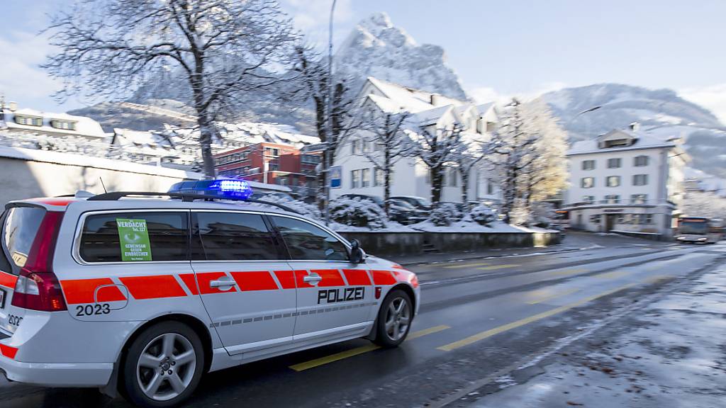 Schwyzer Polizei fasst mutmasslichen Ladendieb und Einbrecher