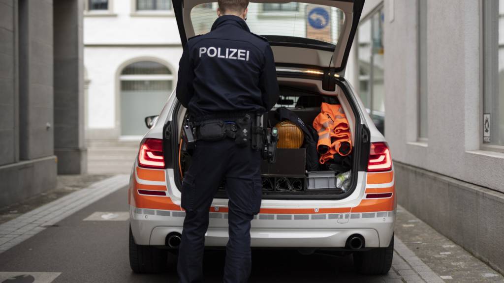 Die Umstände, die zum Tod einer 42-jährigen Frau führten, werden weiter abgeklärt. Sie wurde leblos im Bodensee aufgefunden. (Symbolbild)