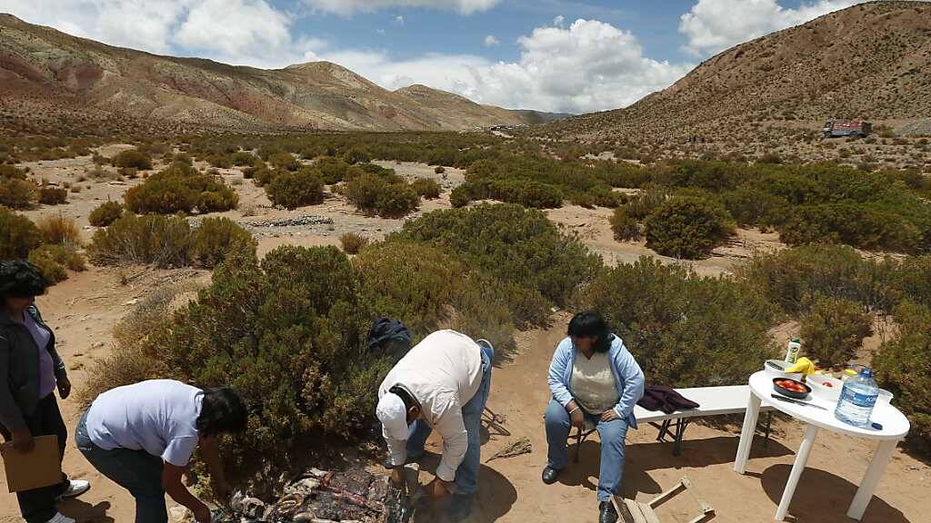 Besucher einer Rally beim Grillieren 2016 in der nordargentinischen Provinz Jujuy.