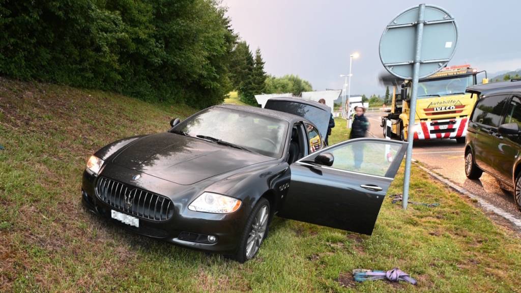 Die Polizei traf den gestohlenen Maserati verlassen auf dem A1-Rastplatz Wildhus Nord bei Gossau SG an.