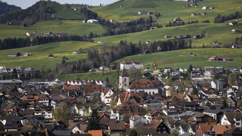 In Appenzell Innerrhoden kann der gesetzliche Grenzabstand zum Nachbargrundstück bei Sanierungen in Zukunft unter bestimmten Voraussetzungen unterschritten werden.