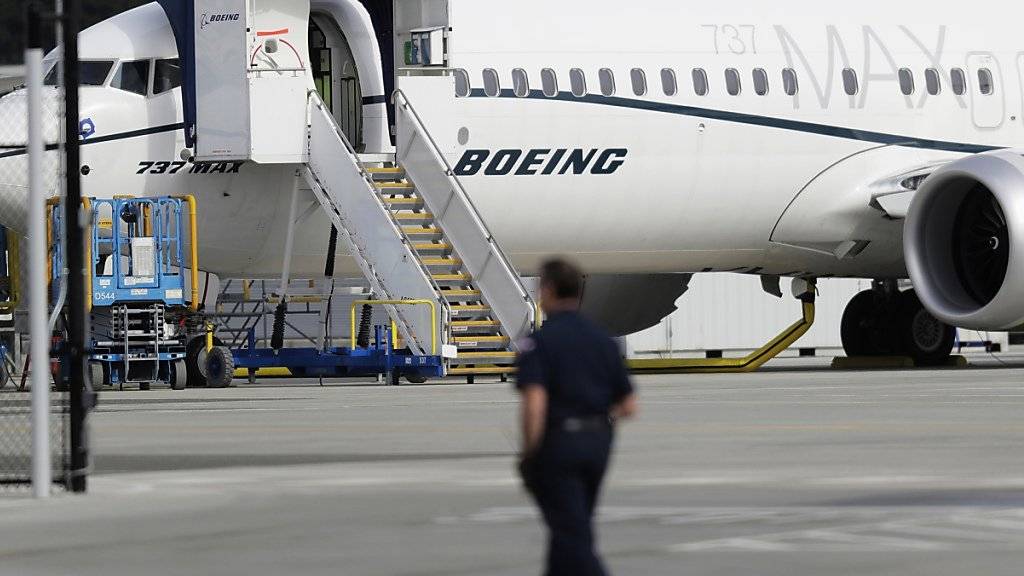 Das Debakel um Sicherheitsprobleme mit der Flugzeug-Serie 737-Max führt beim Boeing-Konzern zu Milliarden an Mehrbelastungen. (Archivbild)