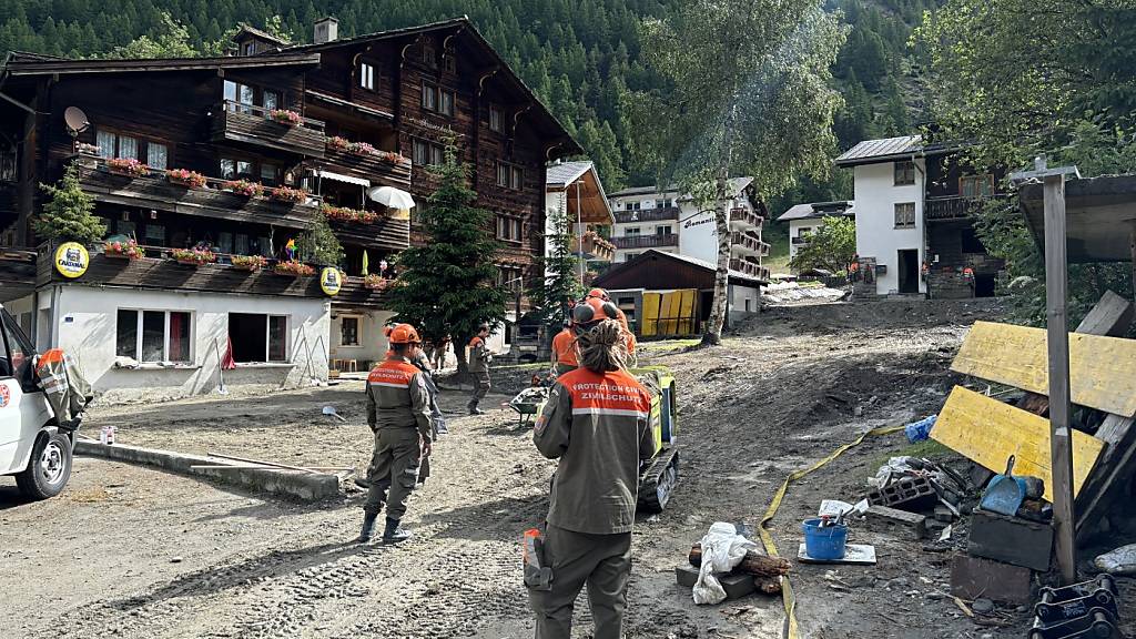 Insgesamt 160 Zivilschutzangehörige aus dem Kanton Bern standen vergangene Woche im Wallis im Einsatz.