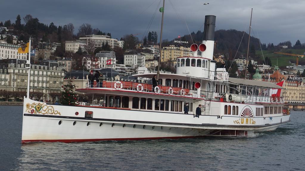 Festtagsfahrten Dampfschiff Uri