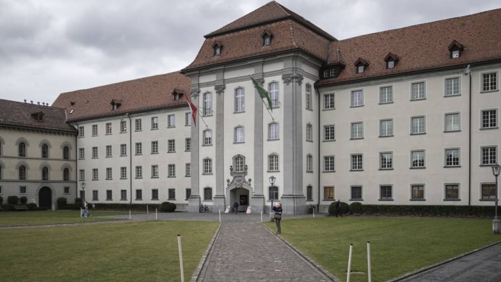 Die St. Galler Regierung soll beim Entlastungspaket nochmals über die Bücher. Dies fordern die Gemeinden. (Archivbild)