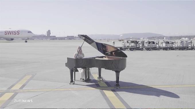 Embracherin dreht Musikvideo auf leerem Flughafen Zürich