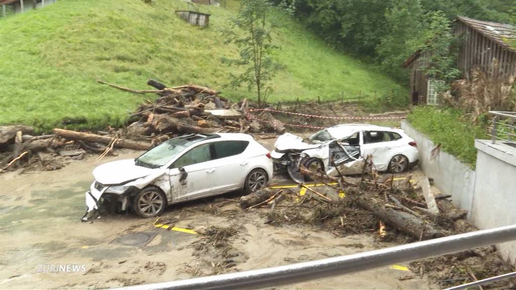 Unwetter hinterlässt Bild der Verwüstung in Galgenen (SZ)