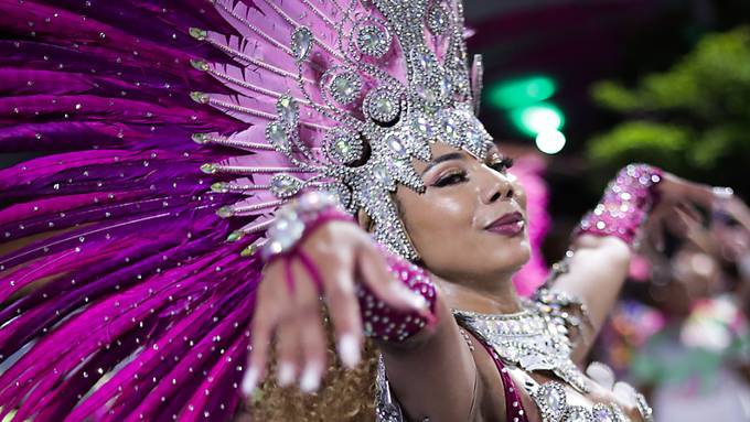 Parade der Sambaschulen in Rio nach einjähriger Corona-Pause