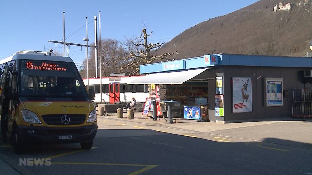 Kiosk-Überfall: Bewaffneter Mann bedroht Verkäuferin