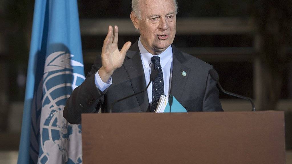 Nach dem Auftakt von Friedensgesprächen über Syrien in Genf wendet sich UNO-Sondergesandter Staffan de Mistura an die Medien.