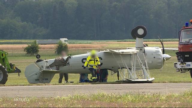 Bruchlandung eines Kleinflugzeuges auf dem Birrfeld