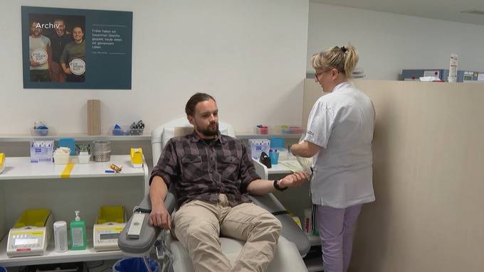 Blutreserven in Bern werden knapp: Rotes Kreuz ruft zum Spenden auf