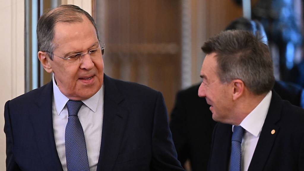 IKRK-Präsident Peter Maurer (rechts) beim russischen Aussenminister Sergej Lawrow in Moskau.
