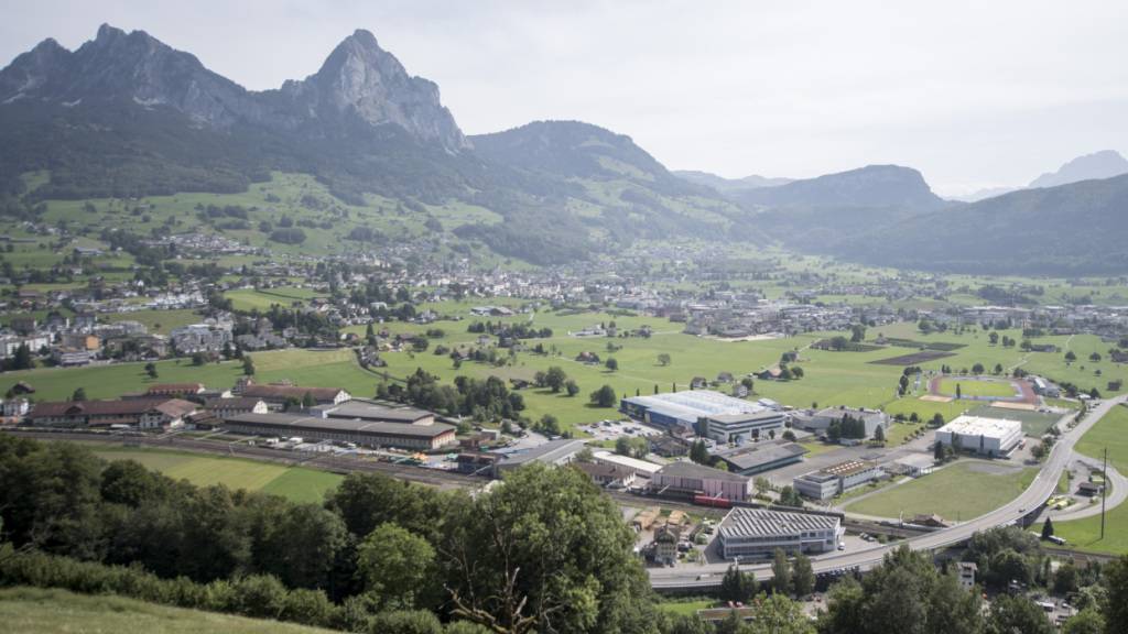 In der Gemeinde Schwyz rückt der Bau einer neuen Brücke über die Muota näher. (Archivaufnahme)
