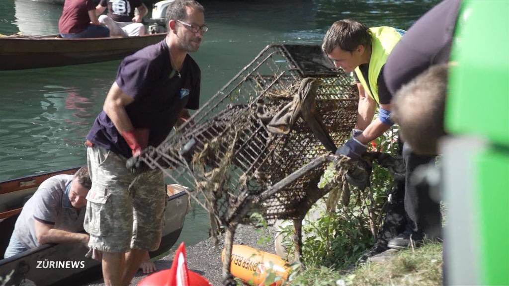 Clean Up Day: Taucher fischen tonnenweise Schrott aus der Limmat