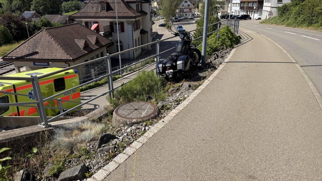 Die Töfffahrerin erlitt mehrere Brüche.
