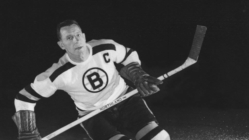 Milt Schmidt, Captain der Boston Bruins, hier auf einem Werbefoto von 1953