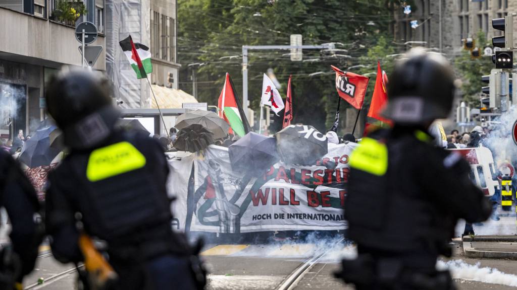 Bei der unbewilligten Palästina-Demonstration in Zürich kam es zu Ausschreitungen.