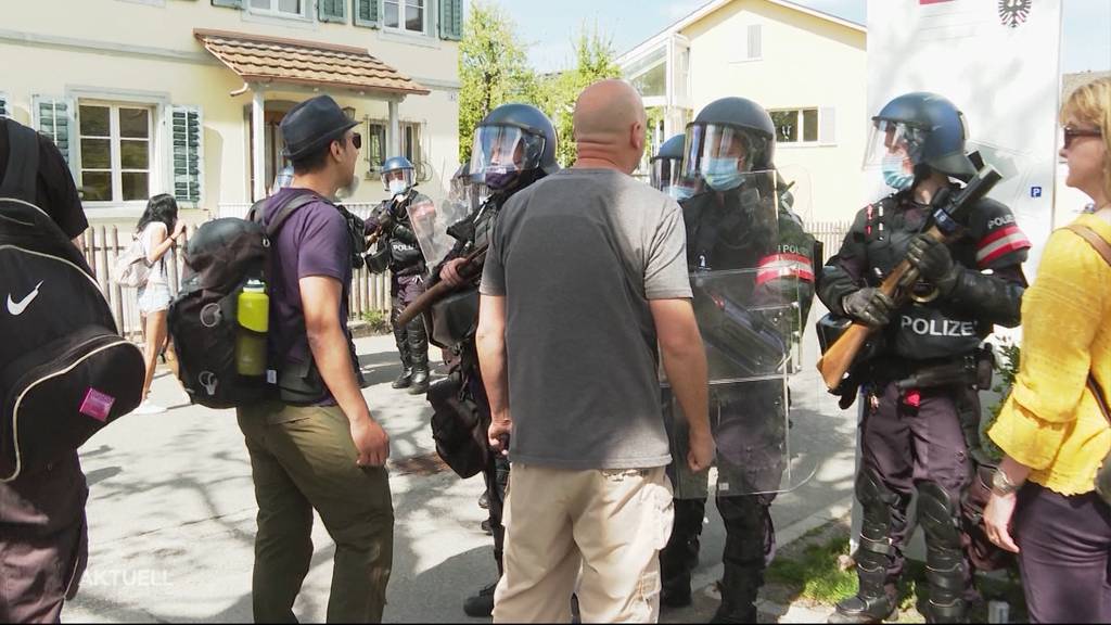 Verhältnismässig? Der Polizeieinsatz an der Corona-Demo in Aarau sorgt für Kritik