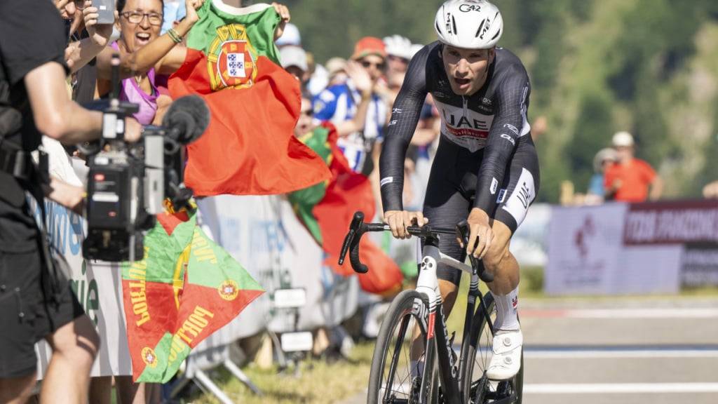 João Almeida forderte Jonas Vingegaard in der 13. Etappe alles ab und schlug den Dänen im Finish