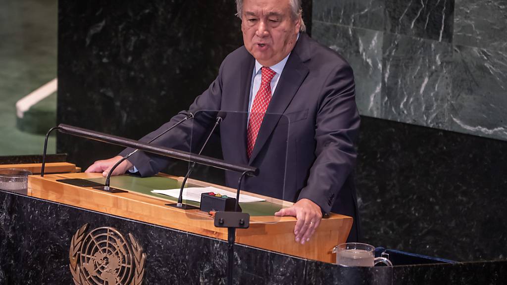 Der UN-Generalsekretär Antonio Guterres spricht bei der Konferenz über Stand der Nachhaltigkeitsziele der Vereinten Nationen. Diese sollen neuen Schwung bekommen. Foto: Michael Kappeler/dpa