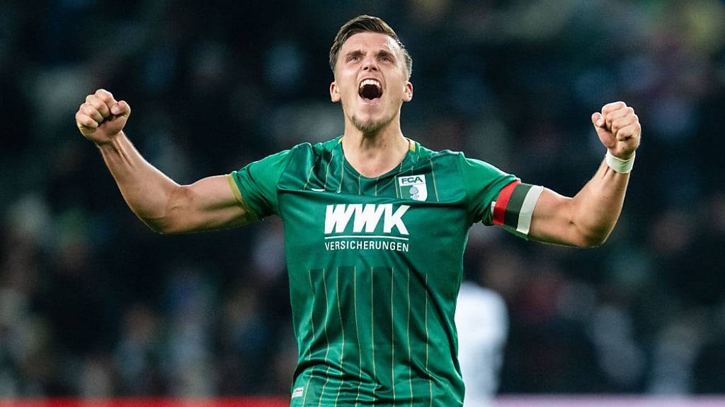 Ermedin Demirovic, 2019/20 Stürmer beim FC St. Gallen und zuletzt Captain beim FC Augsburg, zieht es in die Champions League