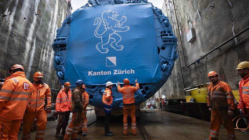 Zwischen dem Sihltal und dem Zürichsee entsteht derzeit ein Hochwasserentlastungsstollen. Extreme Hochwasserspitzen der Sihl sollen ab 2026 durch den unterirdicshen Stollen in den Zürichsee geleitet werden. .(Archivbild)