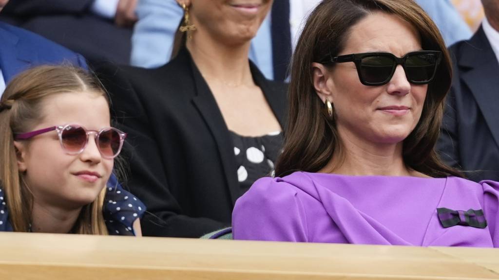 Prinzessi Kate ist mit ihrer Tochter Charlotte zum Wimbledon-Finale der Herren gekommen. Foto: Kirsty Wigglesworth/AP