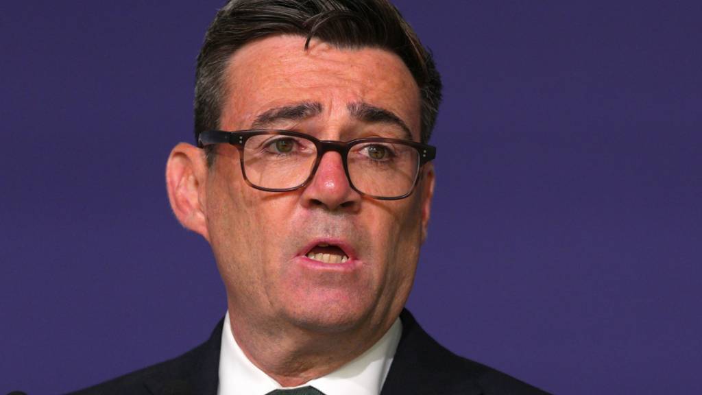 ARCHIV - Großbritanniens Premierminister Andy Burnham spricht während des ersten Nationalen Gedenktages für Opfer und Überlebende des Terrorismus im August 2026 im Lancaster House. Foto: Carl Court/Getty Images Pool/AP/dpa/Archivbild
