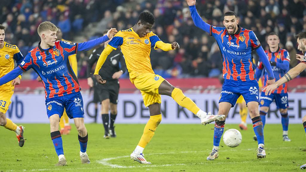 Die Grasshoppers feiern im Basler St. Jakob-Park einen wichtigen Auswärtssieg