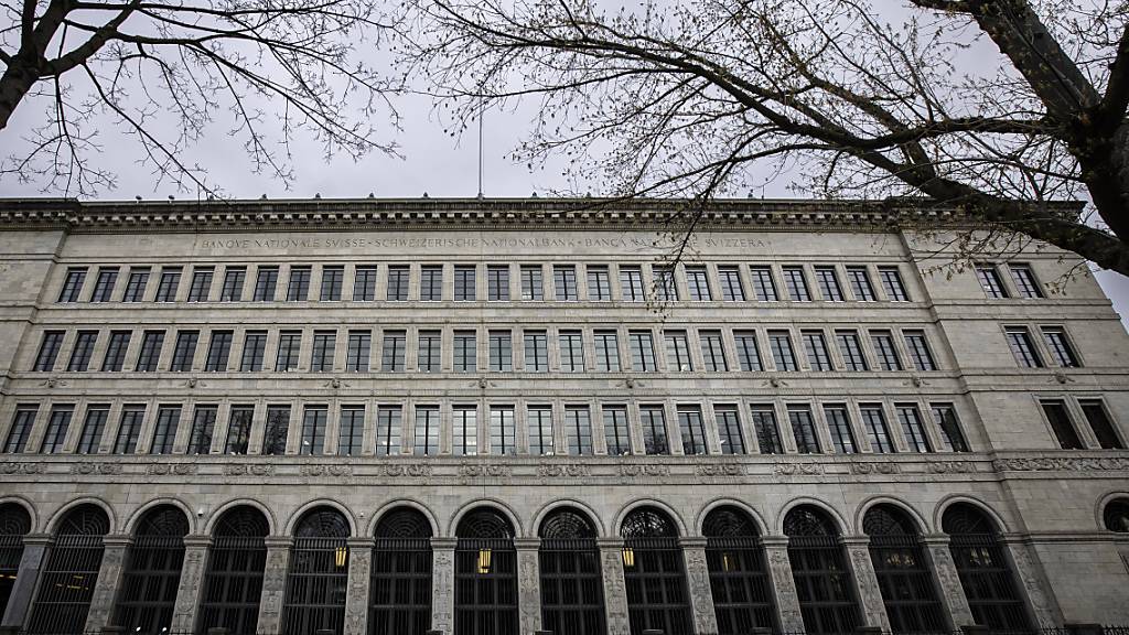 Durch die wegfallende Gewinnausschüttung entgehen dem Bund 2 Milliarden Franken: Fassade des Nationalbankgebäudes in Zürich. (Archivbild)