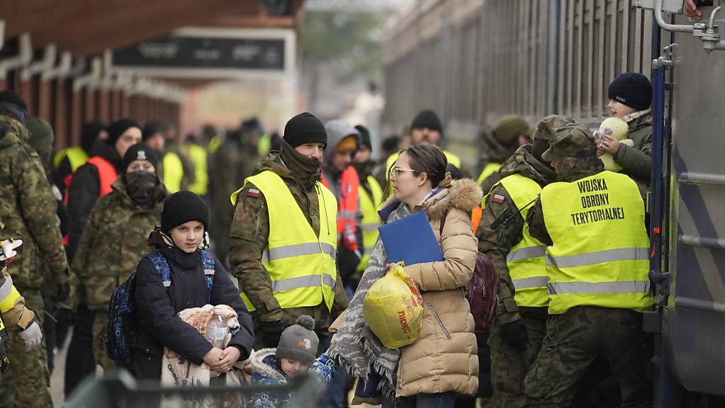 In Polen sind bereits mehr als eine Million Flüchtlinge aus der Ukraine eingetroffen. Foto: Czarek Sokolowski/AP/dpa