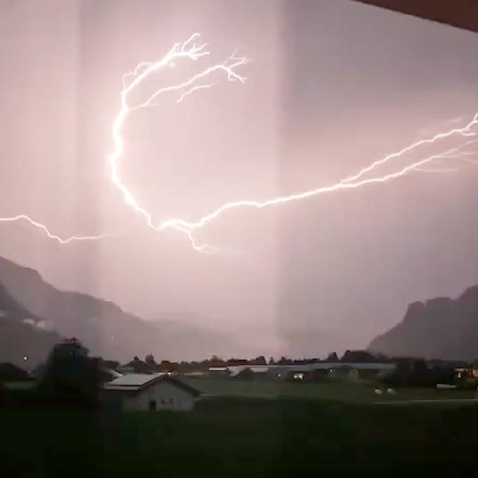 Heftige Gewitter wüten am Montag in der Zentralschweiz