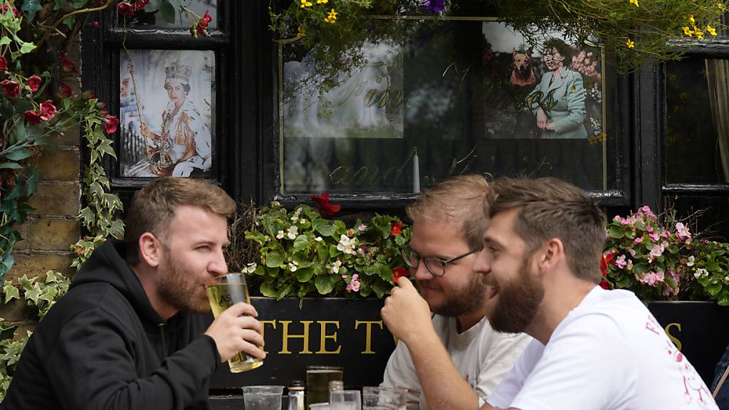 Das Pub-Sterben in Grossbritannien beschleunigt sich immer mehr. Damit verschwindet auch ein Kulturgut für das Land zusehends. (Archivbild)
