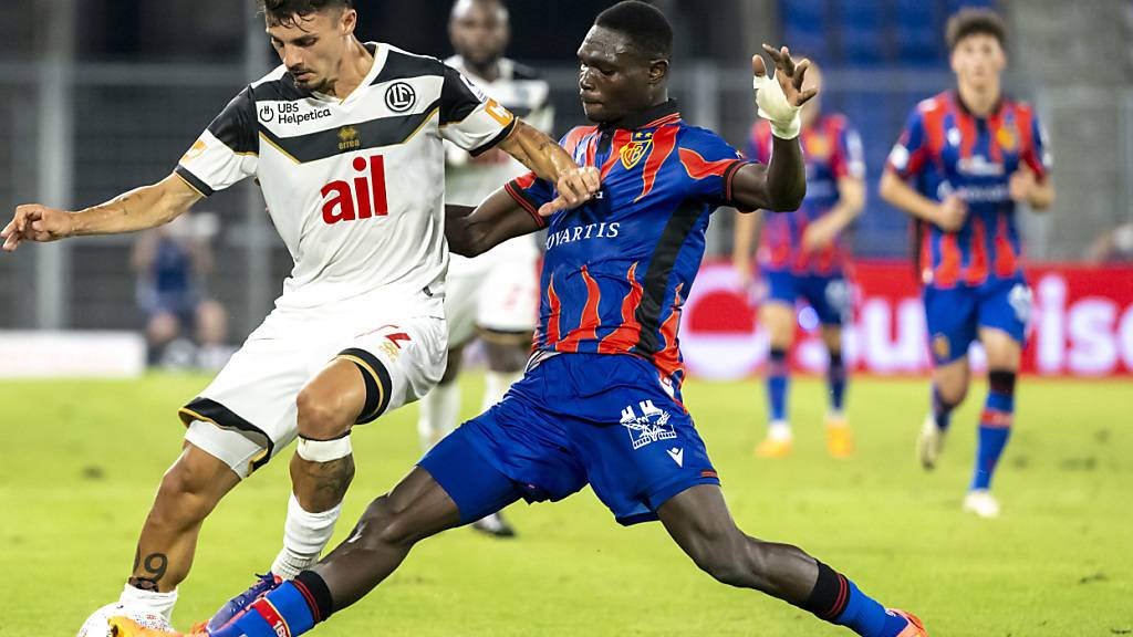 Basel verlängert mit Adjetey und Essiam