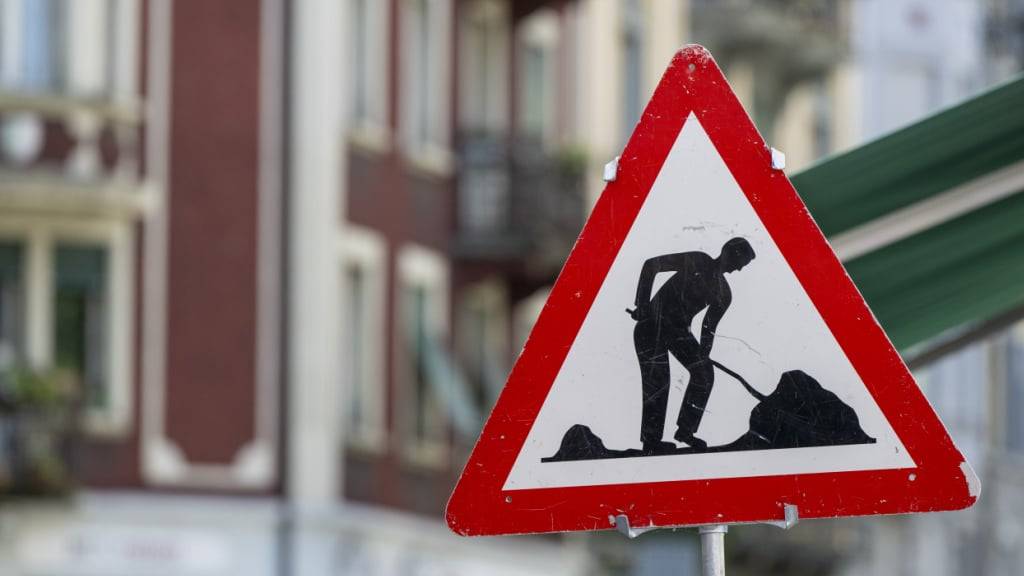 In der Stadt Zug beginnen im Juni die Arbeiten für die Sanierung der Grienbachstrasse. (Symbolbild)