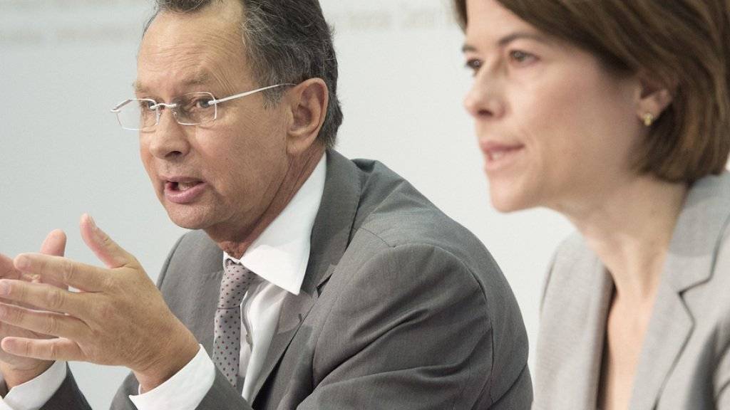 Der frühere FDP-Präsident, Ständerat Philipp Müller (AG), und seine Nachfolgerin, Nationalrätin Petra Gössi (SZ), plädieren für einen beschränkten und befristeten Inländervorrang zur Umsetzung der Masseneinwanderungsinitiative. (Archiv)
