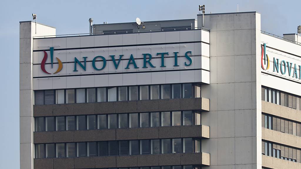 Der Pharmakonzern Novartis muss ein Augenmittel in den USA mit Warnhinweisen versehen, nachdem es in einzelnen Fällen zu Nebenwirkungen gekommen war. (Archivbild)