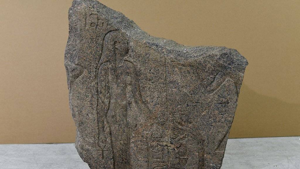 Das antike Granitrelief wurde vor mehr als 30 Jahren in Ägypten gestohlen und tauchte Ende 2014 in einem Genfer Zollfreilager auf.