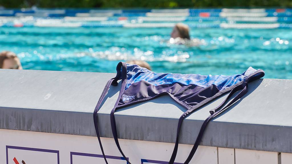 Bedürfnis nach Oben-ohne-Schwimmen hält sich in Zürich in Grenzen