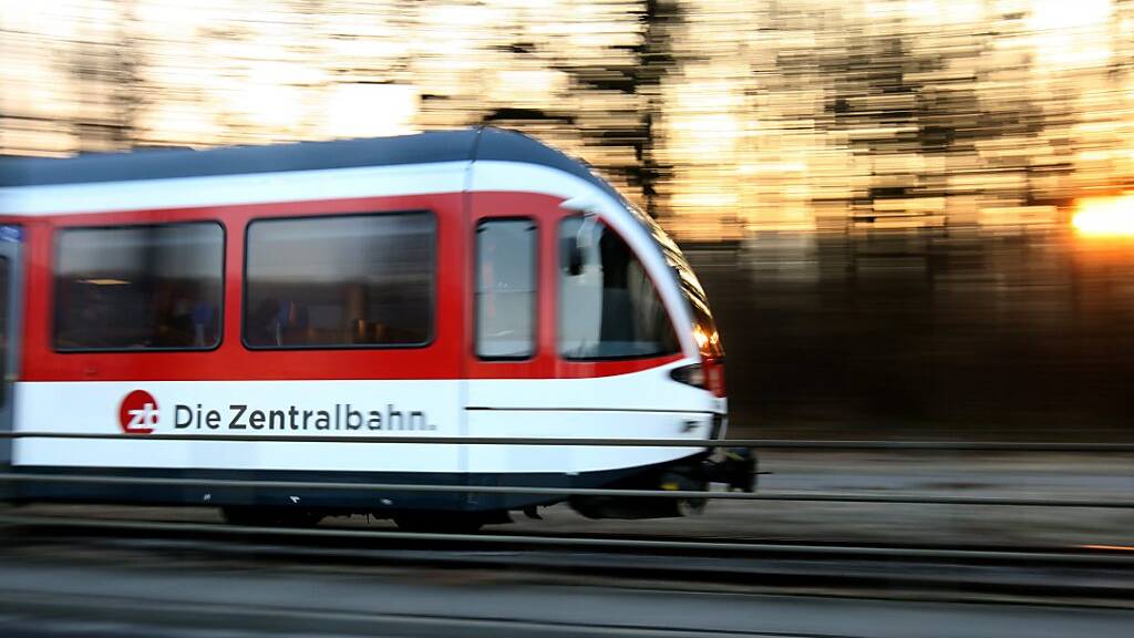 Laut der Nidwaldner Regierung wäre der Tunnel in Hergiswil für weitere Angebotsverbesserungen auf dem Netz der Zentralbahn zwingend. (Archivbild)