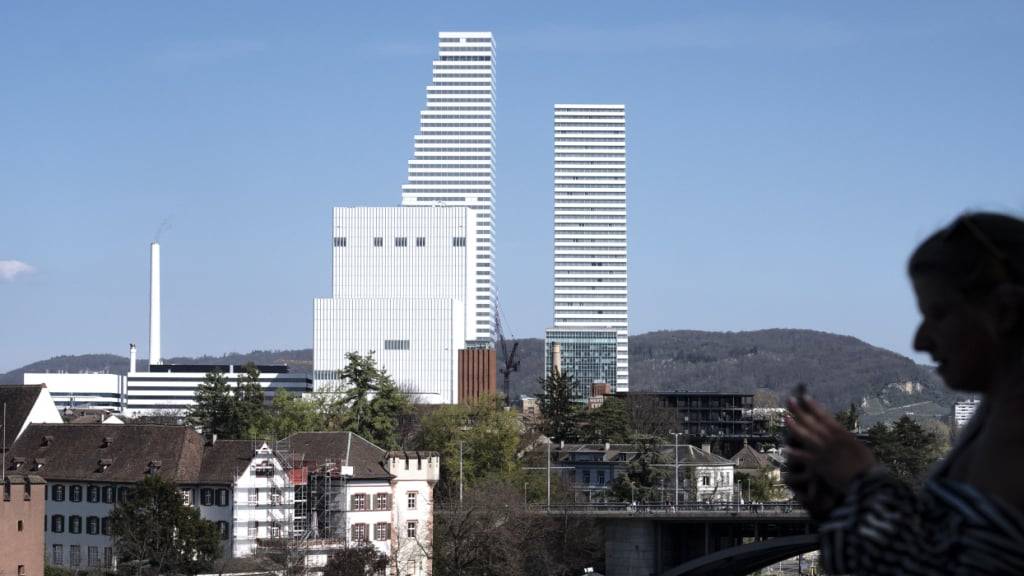 Beim Basler Standortpaket, das die Folgen der OECD-Mindesbesteuerung von Grossunternehmen wie Roche abfedern will, zeichnet sich in Basel-Stadt eine Ja-Mehrheit ab.
