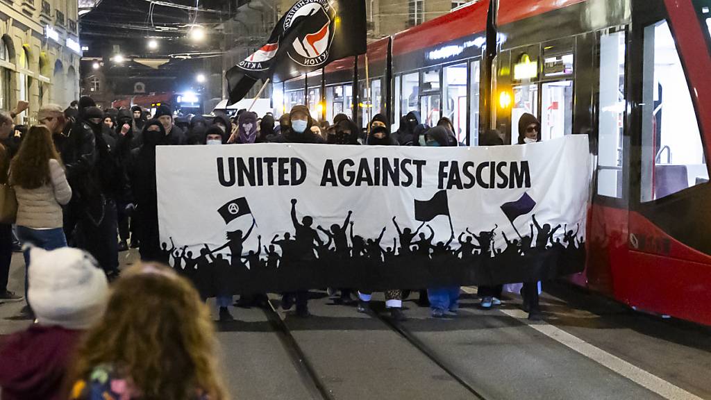 Kundgebung in Bern gegen Trump und gegen Faschismus