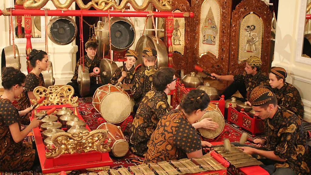 Instrument aus Indonesien wird im Wallis unterrichtet