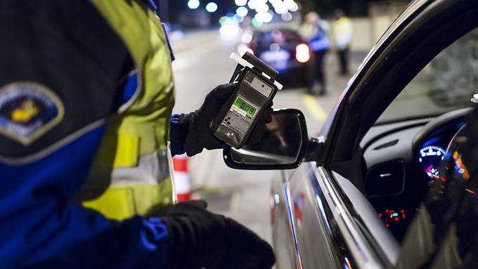 Bundespolizei findet bei betrunkenem Autofahrer halbleere Wodkaflasche