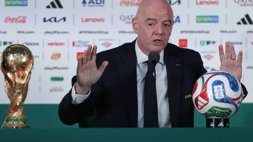 Infantino erinnert nach Schweizer WM-Spiel an Crans-Montana